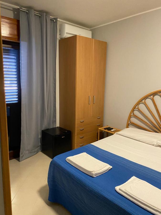 Orlando Vacanze Camere Ериче Екстер'єр фото